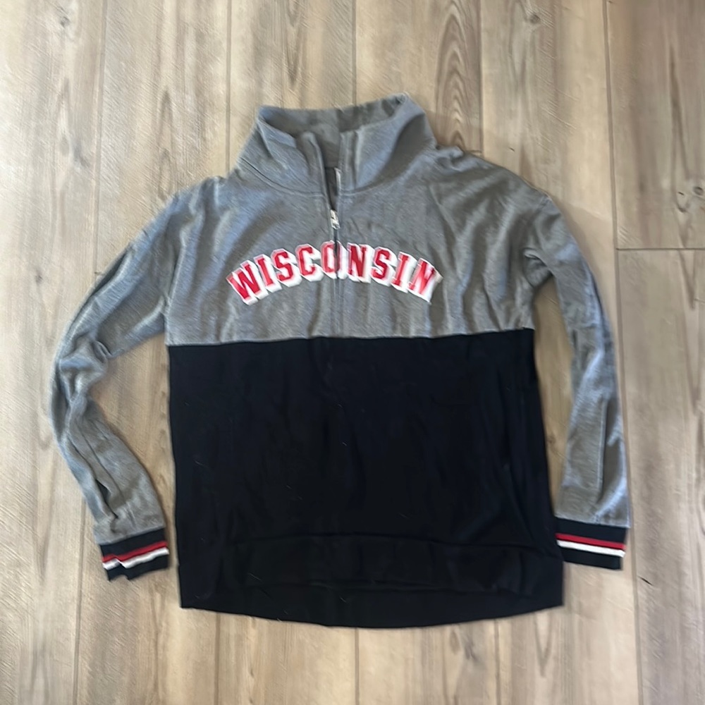 Gently used PINk Wisconsin quarter zip